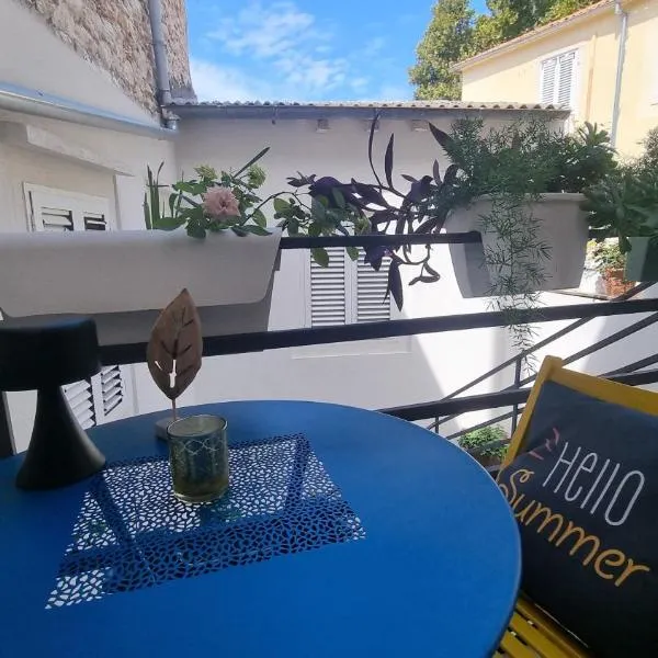 PLACE 4 U Studio Center, hotel in Zadar