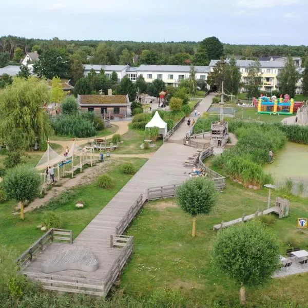 Familien Wellness Hotel Seeklause mit großem Abenteuerspielplatz "Piraten-Insel-Usedom" Kinder immer All-Inklusive & Getränke ganztags inklusive、トラッセンハイデのホテル