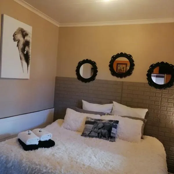 African Elephant's Den, hotell sihtkohas Stilfontein