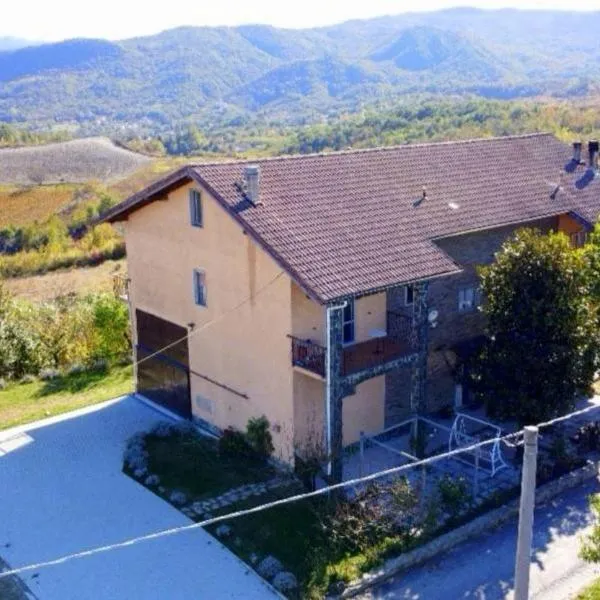 CASA VACANZE MONTE MARTINO, hotel v destinaci Cremolino