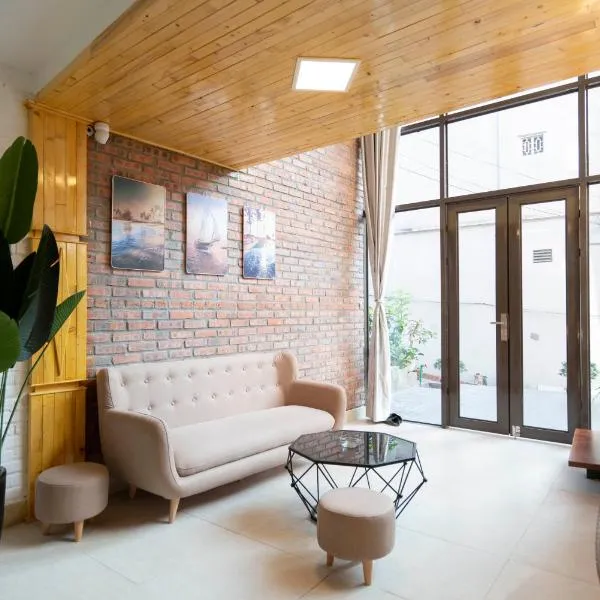 Private room in Halong center, hotel v destinaci Ha Long