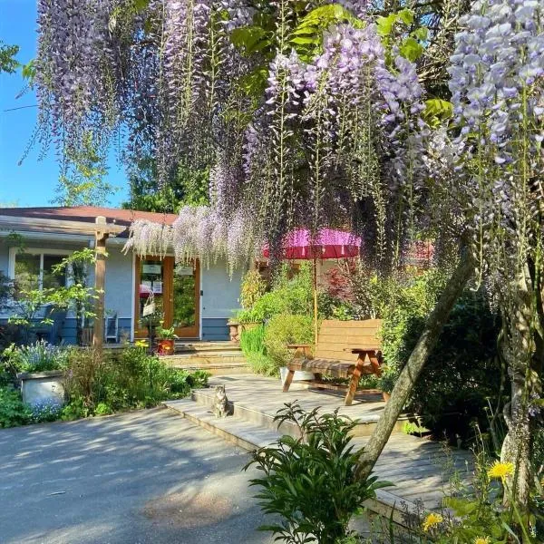 Wisteria Guest House, hotel in Fulford Harbour
