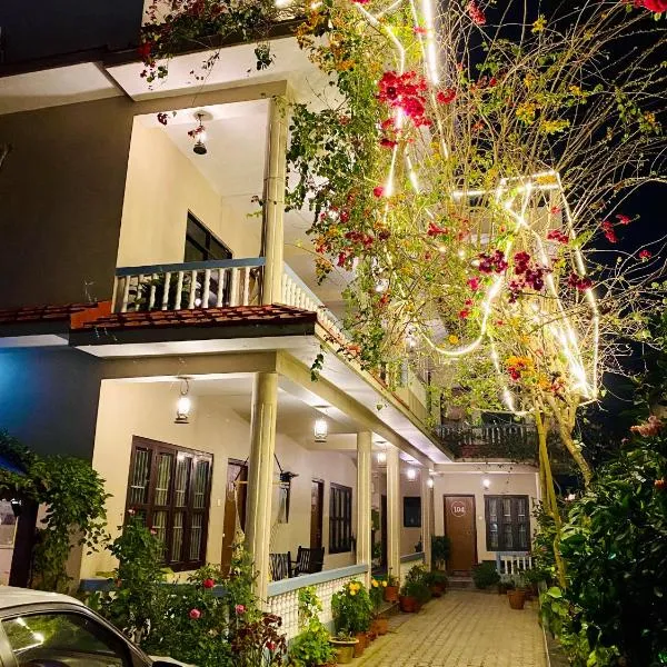 Peacock - a family-run hotel, готель у місті Саураха