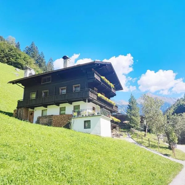 Pretty Holiday Home in Mayerhofen, hotel v Mayrhofenu