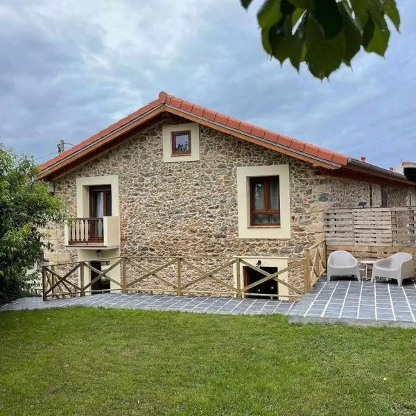 Encuentra el norte en la "Casa del buen camino", hotel in Oreña