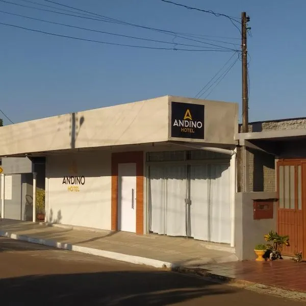 ANDINO hotel, hotel em Santo Cristo