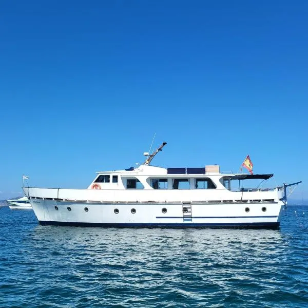 Don Maximo Yacht Hotel, hotel v destinaci Vigo