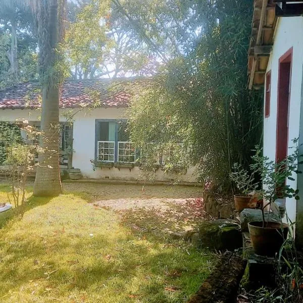 Casa Verde-Casa de Temporada no Bichinho, hotel in Lagoa Dourada