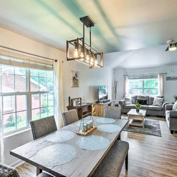 Charming Springfield Escape with Furnished Deck, hotel in Springfield