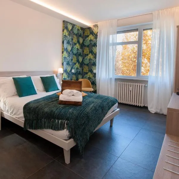 Brichett Deluxe Rooms, hotel in Alba