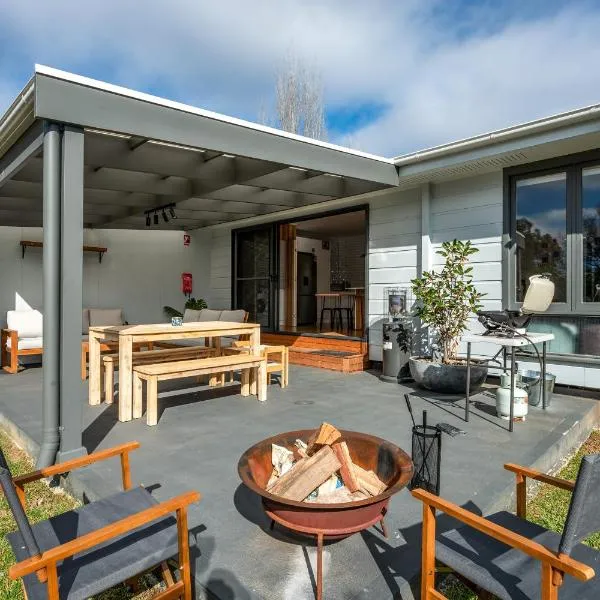 'Mudgee Burrow' A Stylish Central Family Stay, hotel di Mudgee