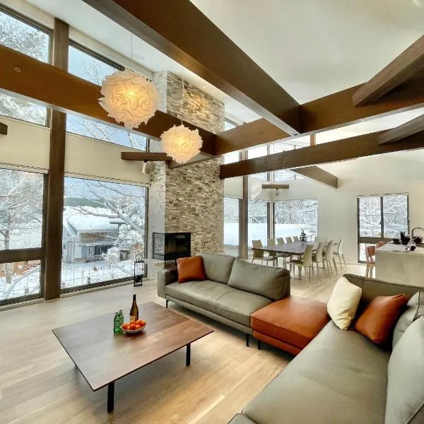 Silver Maple Chalet by Hakuba White Fox Company、白馬村のホテル