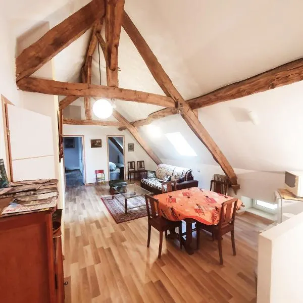 Chambres d'hôtes Gourdon, hotel v destinácii Gourdon-en-quercy