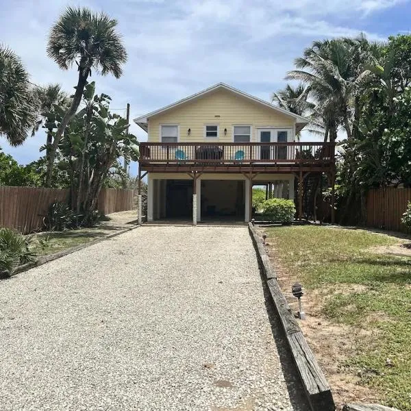 Comfy Beach House on Vero Beach, hotel en Sebastian