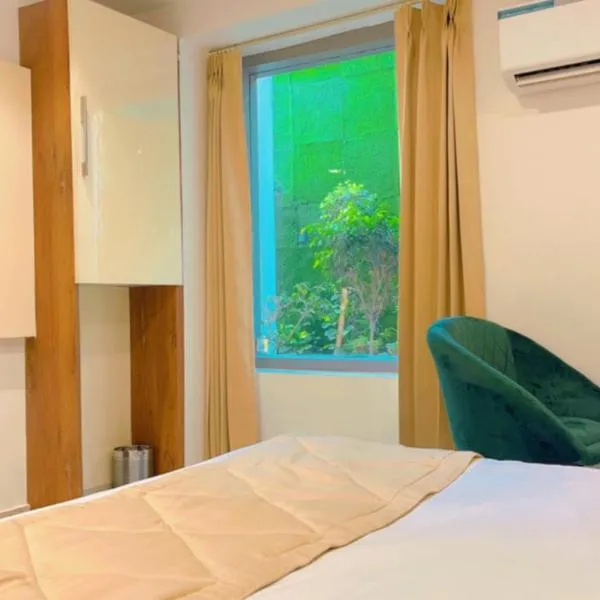 City View With Garden -5 Mins Walk From GOLDEN TEMPLE, hotel v destinaci Amritsar
