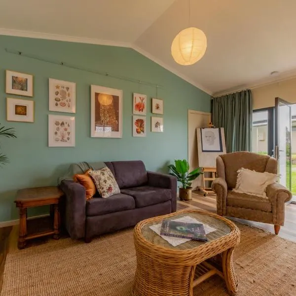 Meander Retreat - Garden Studio with dog park, hotel v destinaci Springton
