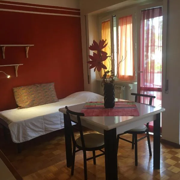 Affittacamere Ferranti tra Caserma e stazione, hotel v destinaci Foligno