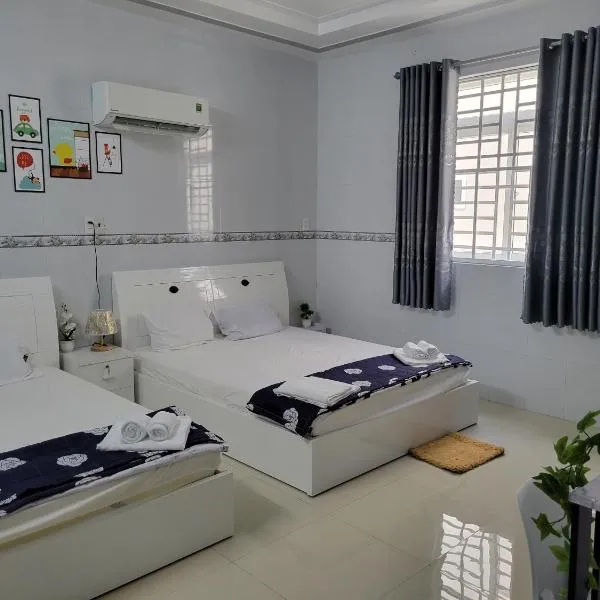 Nina homestay P3, hotel en Ấp Mỹ Qứi