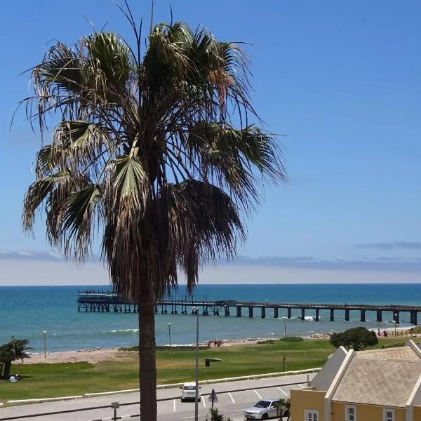 Swakopmund Beach Front Apartment, khách sạn ở Swakopmund