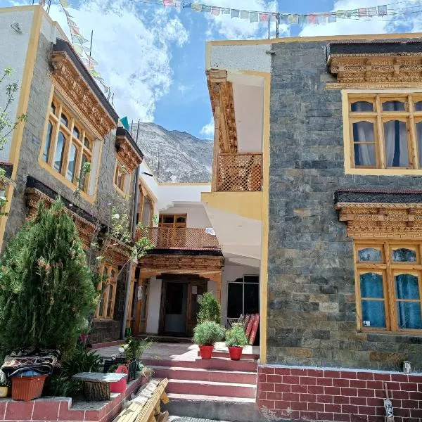 Himalayan Regal House, ξενοδοχείο σε Deskit