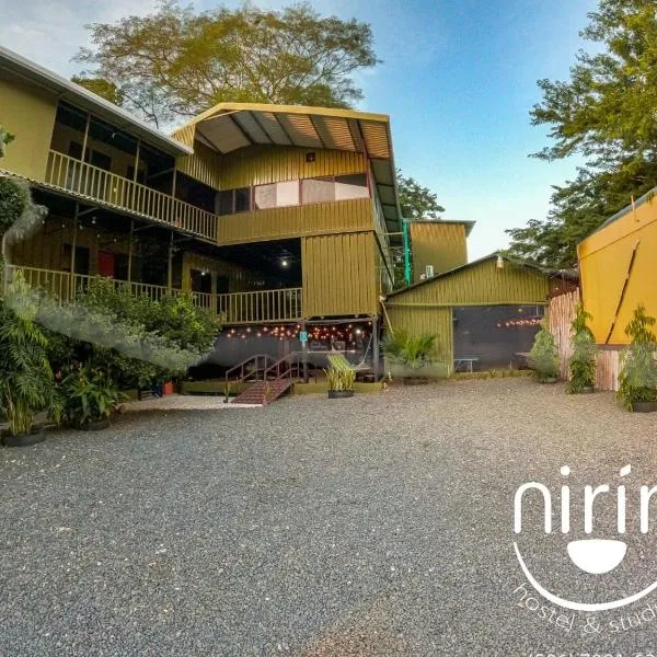 Nirimo Hostel and Studios, ξενοδοχείο σε Coco
