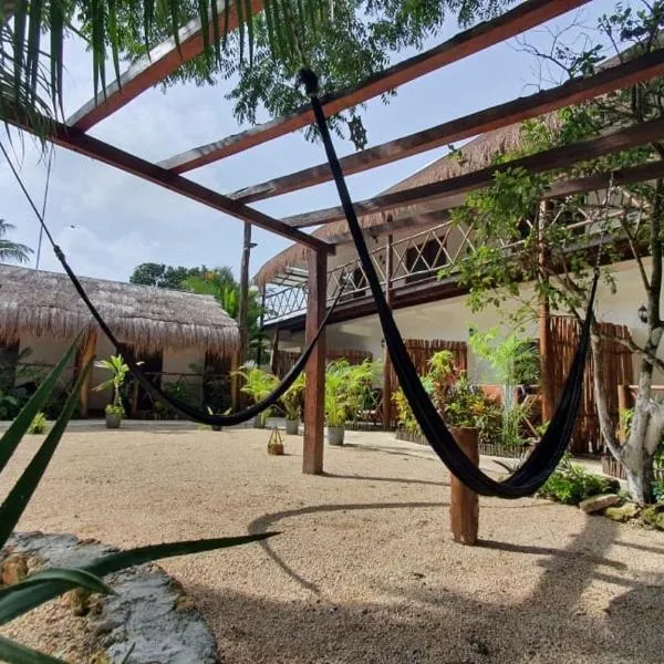 Cedro Rojo, khách sạn ở Cenote Azul