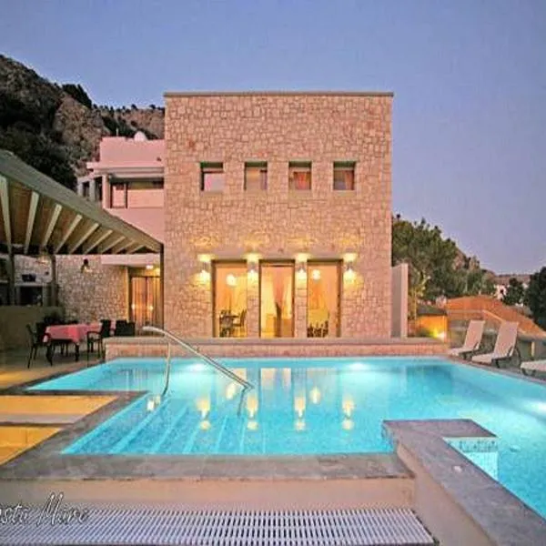 Villa CostaMare - enjoy lazy days on the private Pool-Jacuzzi, Hotel in Pefki Rhodes