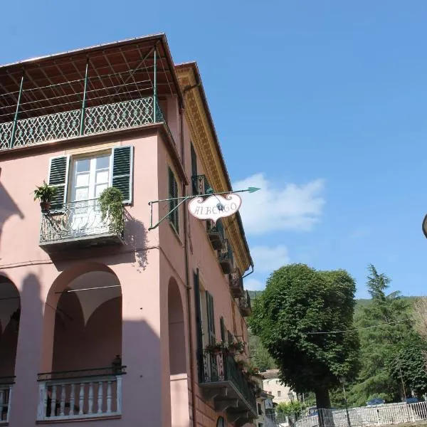 Albergo Dell'Angelo, hotel din Rezzo