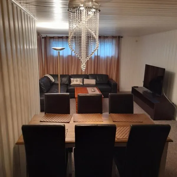 apartment on the first floor of the house, hotel in Skien