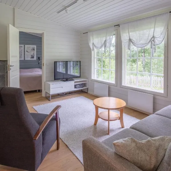 Lomaperkkiö Cottages, hotel v destinaci Kajaani