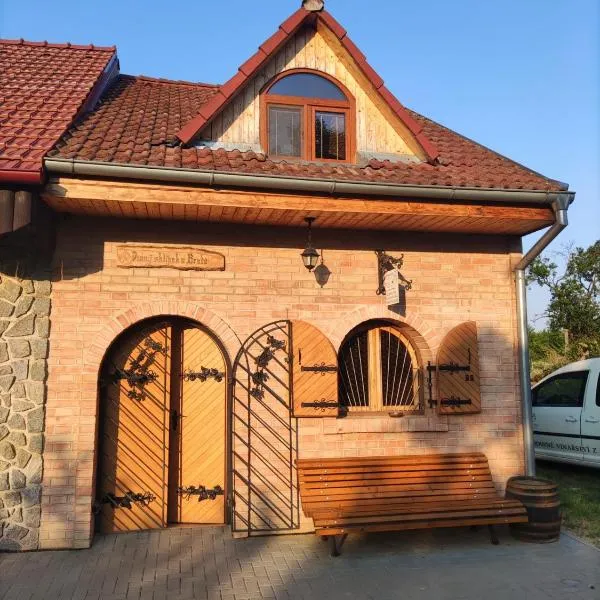 Vinný sklep u Brodů，Kostelec的飯店