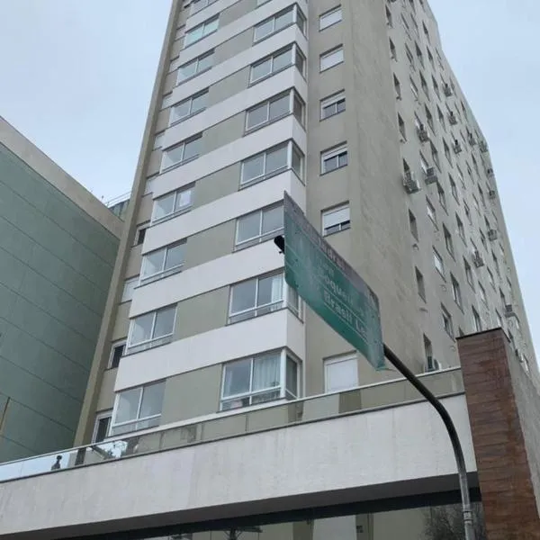 Apto com ar wi-fi garagem no centro de Passo Fundo RS, hotel v destinaci Passo Fundo