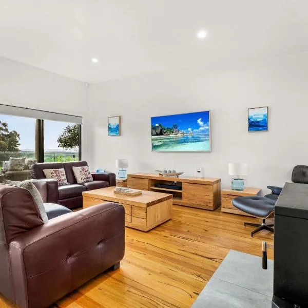 Castlebay, Hotel in Wimbledon Heights