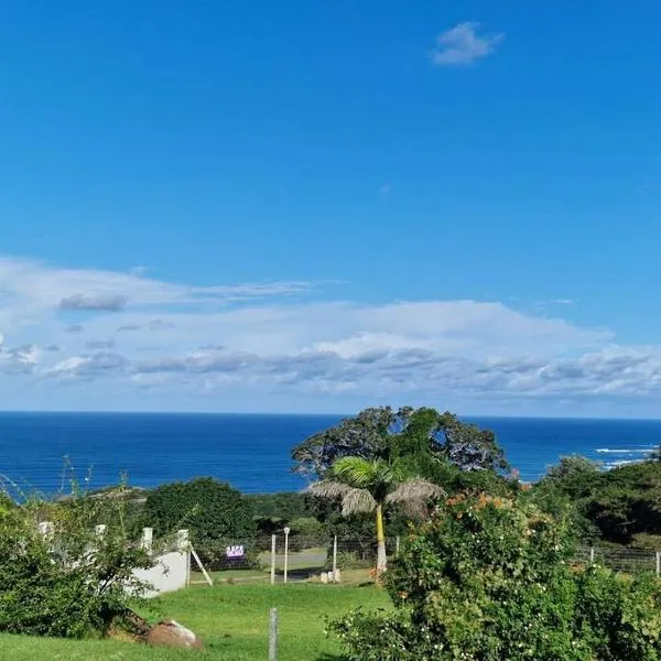 HERON COTTAGE - for your seaside holiday., hotel in Chintsa