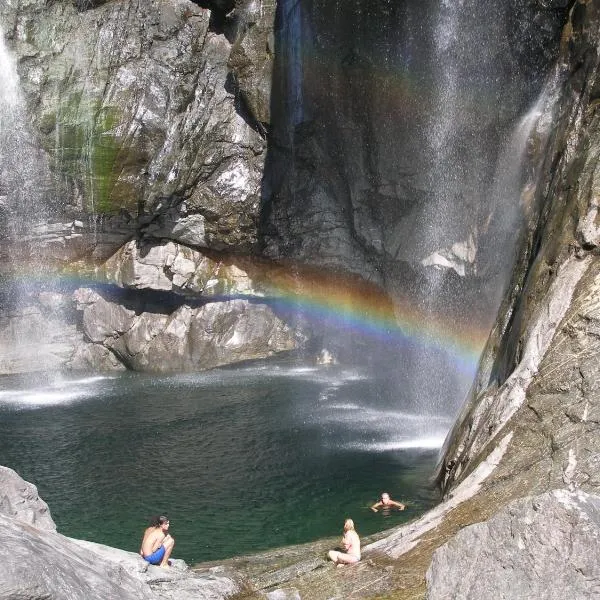 CASA ALLA CASCATA House by the Waterfall and Garden of Senses, hotel di Maggia