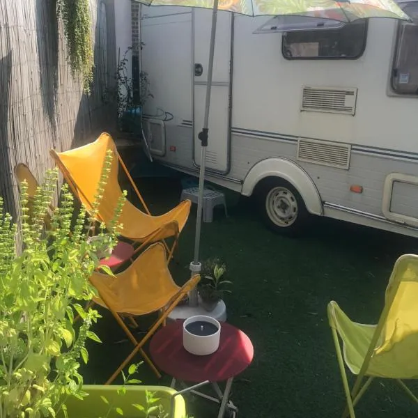 Gardencaravan near Ghent in green area, hotel v Gentu