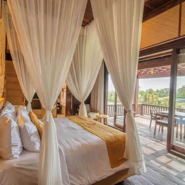 Royal Roco Villa، فندق في تاناه لوت