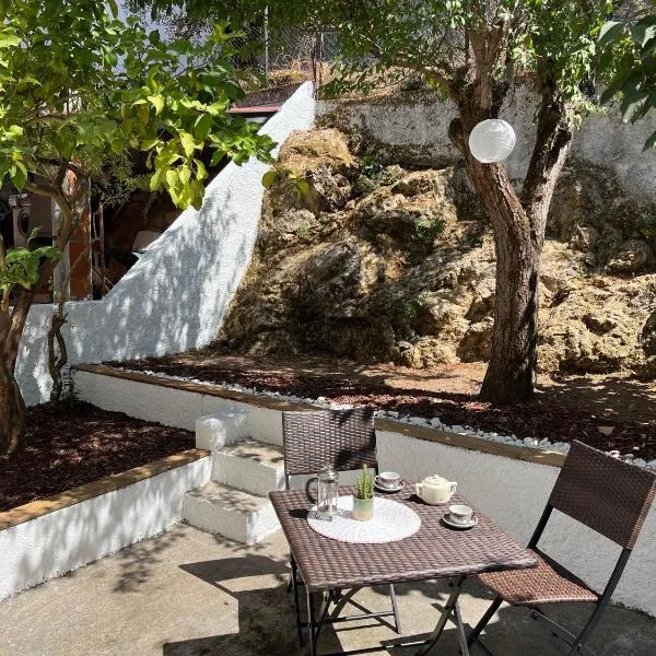 Moradia Xico's House, hotel v destinaci Coimbra