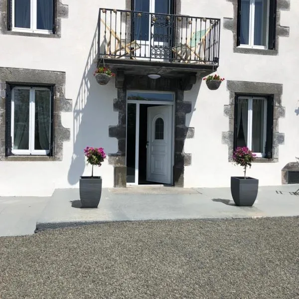 Burin des rosiers, hotel en Pontgibaud