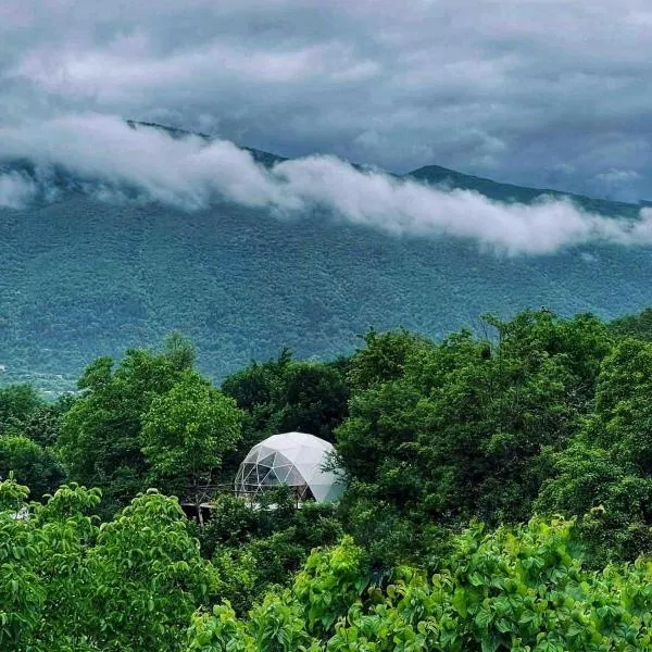Elsesi Racha Glamping, hotel v destinaci Ambrolauri