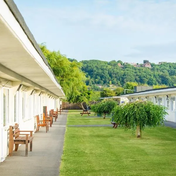Sand Bay Holiday Village - Adults Only, khách sạn ở Weston-super-Mare