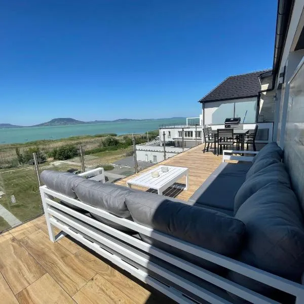 Fenyves Beach Apartman Delux – hotel w mieście Balatonfenyves
