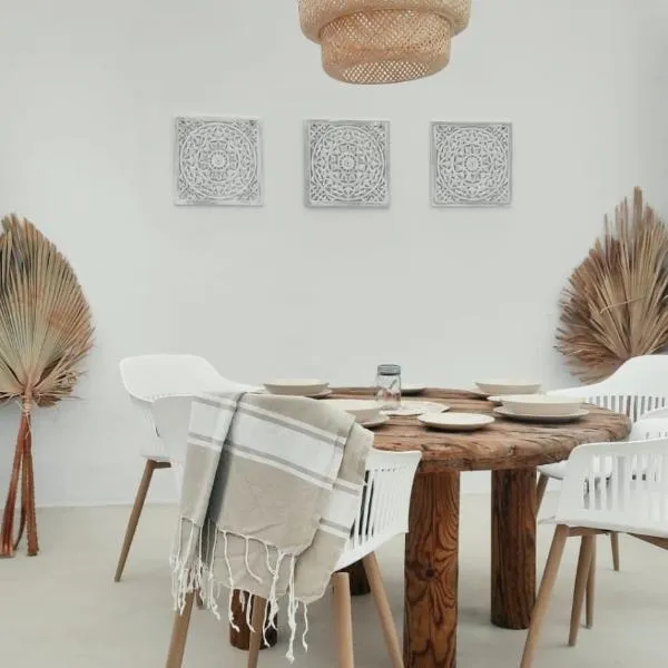NOMAD SURF HOUSE, hotel v destinaci Corralejo