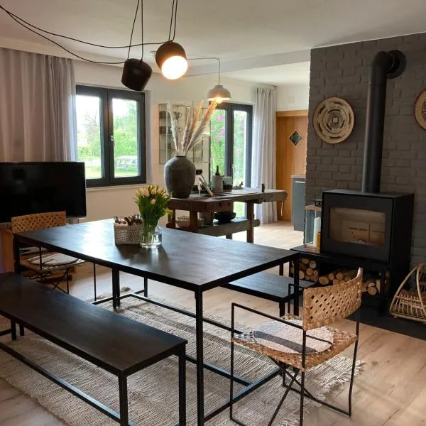 DAS ERWIN Design-Bungalow (Nähe Velden/Wörthersee), ξενοδοχείο σε Sankt Jakob im Rosental