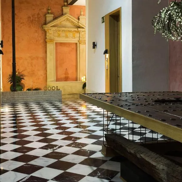 Aguilas5 SevillaSuites, hotel in Seville
