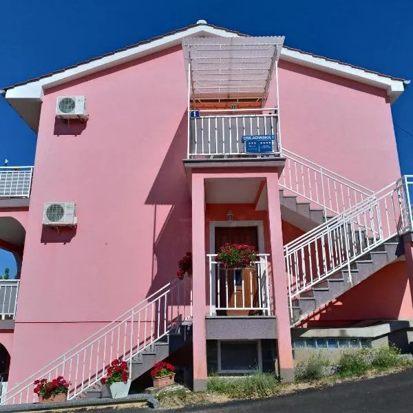 Apartments with parking space Njivice, Krk - 15904, hotel in Njivice