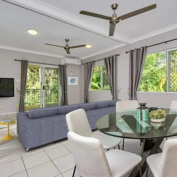 The Palms 3 bedroom comfort in quiet court, hotel in Darwin