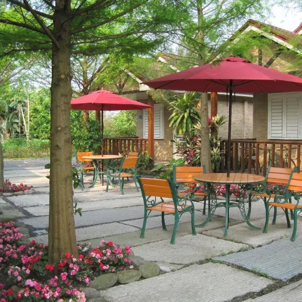 Fairy Story Village Farm B&B, hotel a Dongshan