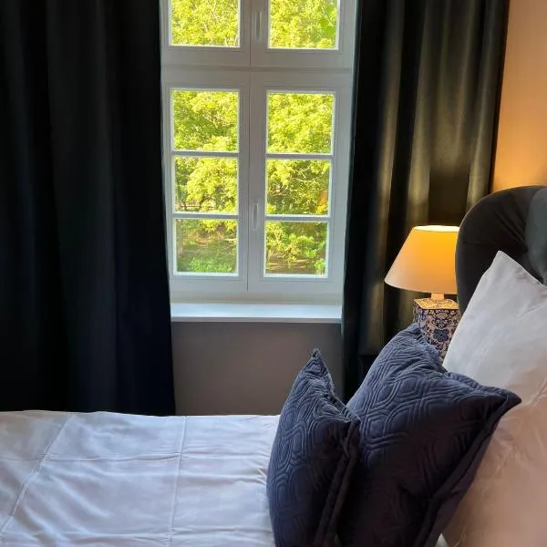 Gutshauszimmer Doppel Neu Gaarz, hotel v destinaci Neu Gaarz