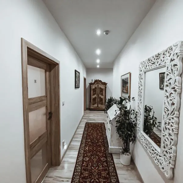 Cozy B&B Home, hotel v destinaci Banská Bystrica